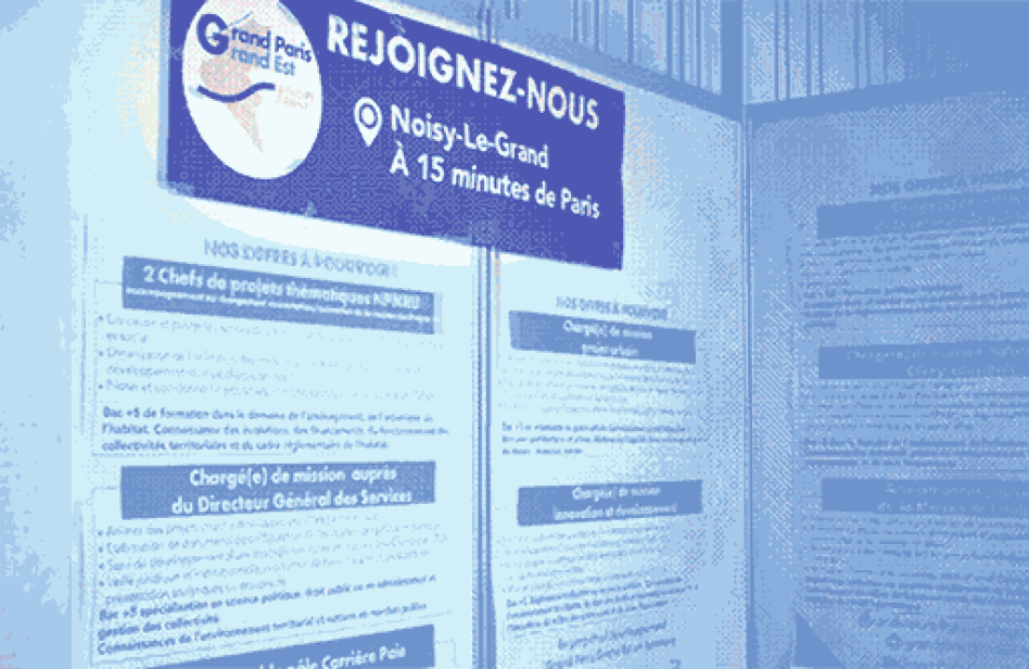 Panneaux comportant des offres d'emploi